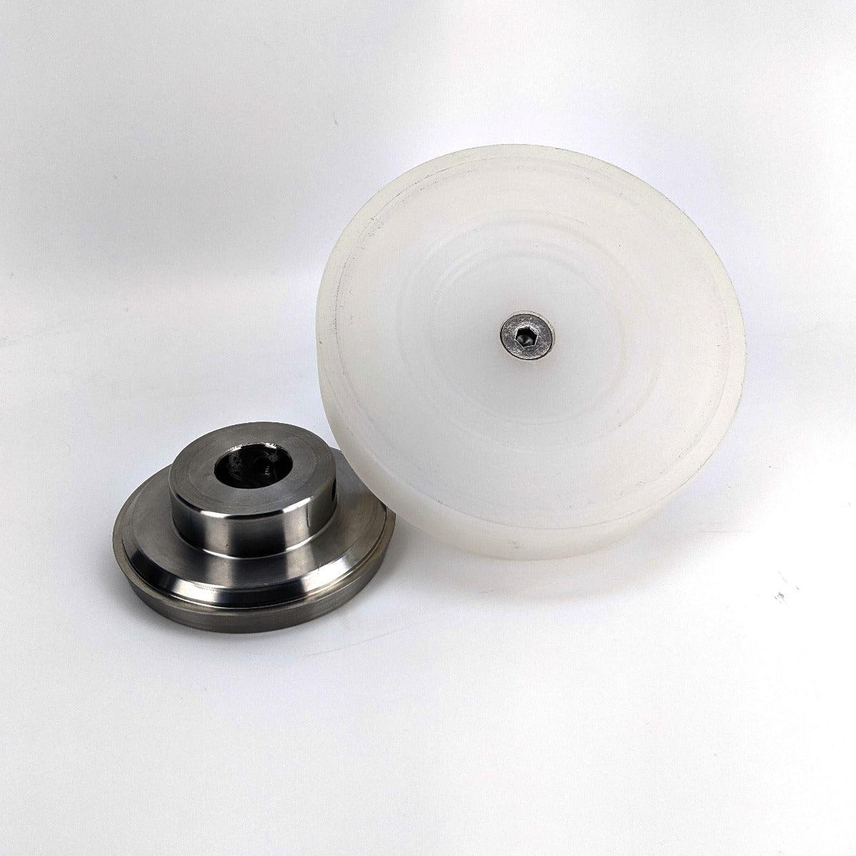 Cannular 300 chuck and table for seaming 1L/32oz crowler cans