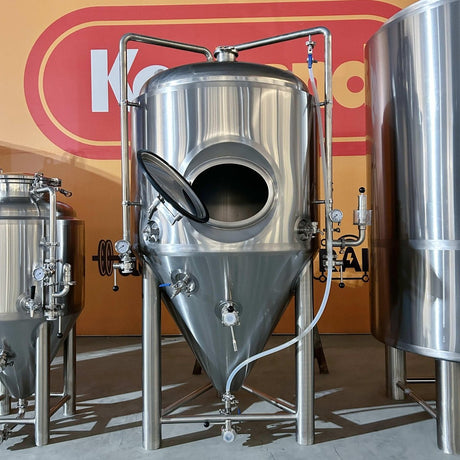 800 litre jacketed conical fermenter